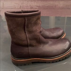 Ugg men’s boots size 9. Brown leather/suede NWOT